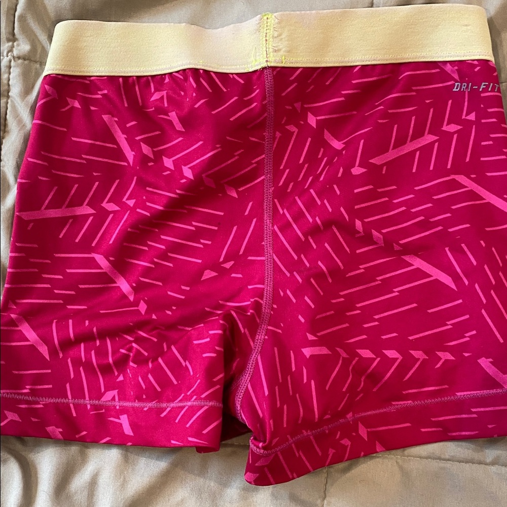 Nike Pro Fuchsia and yellow girls shorts  size medium good condition - Picture 12 of 16